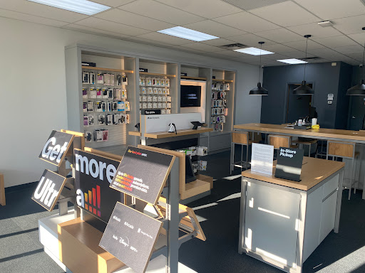 Cell Phone Store «Verizon Authorized Retailer - Wireless Zone», reviews and photos, 115 Elm St, Farmington, MN 55024, USA