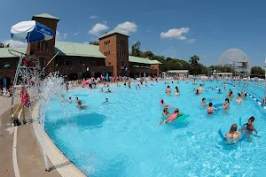 Complexe aquatique du parc Jean-Drapeau image