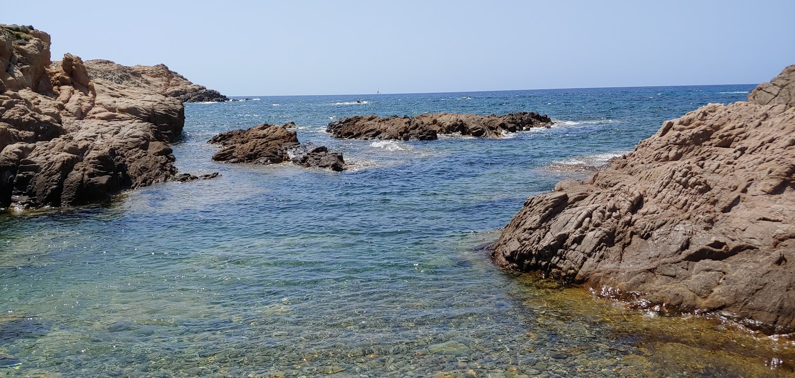 Φωτογραφία του Spiaggia di Capo Pecora άγρια περιοχή