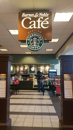 Book Store «Barnes & Noble Booksellers», reviews and photos, 1739 Olentangy River Rd, Columbus, OH 43212, USA