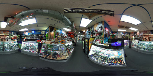 Tobacco Shop «Knuckleheads Tobacco & Gifts», reviews and photos, 550 State St, Madison, WI 53703, USA