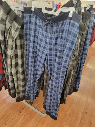 Department Store «Walmart Supercenter», reviews and photos, 30729 Lyon Center Dr, New Hudson, MI 48165, USA