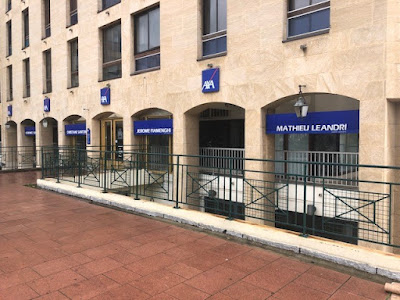 AXA Assurance et Banque Santoni Tomasi à Ajaccio