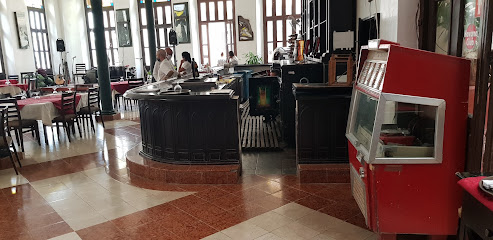 Café Taberna - 4MP2+J5C, La Habana, Cuba