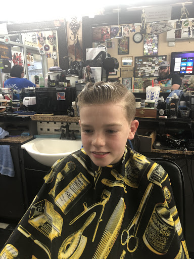 Barber Shop «Holiday Barber Shop», reviews and photos, 305 N Riverside Dr, Clarksville, TN 37040, USA