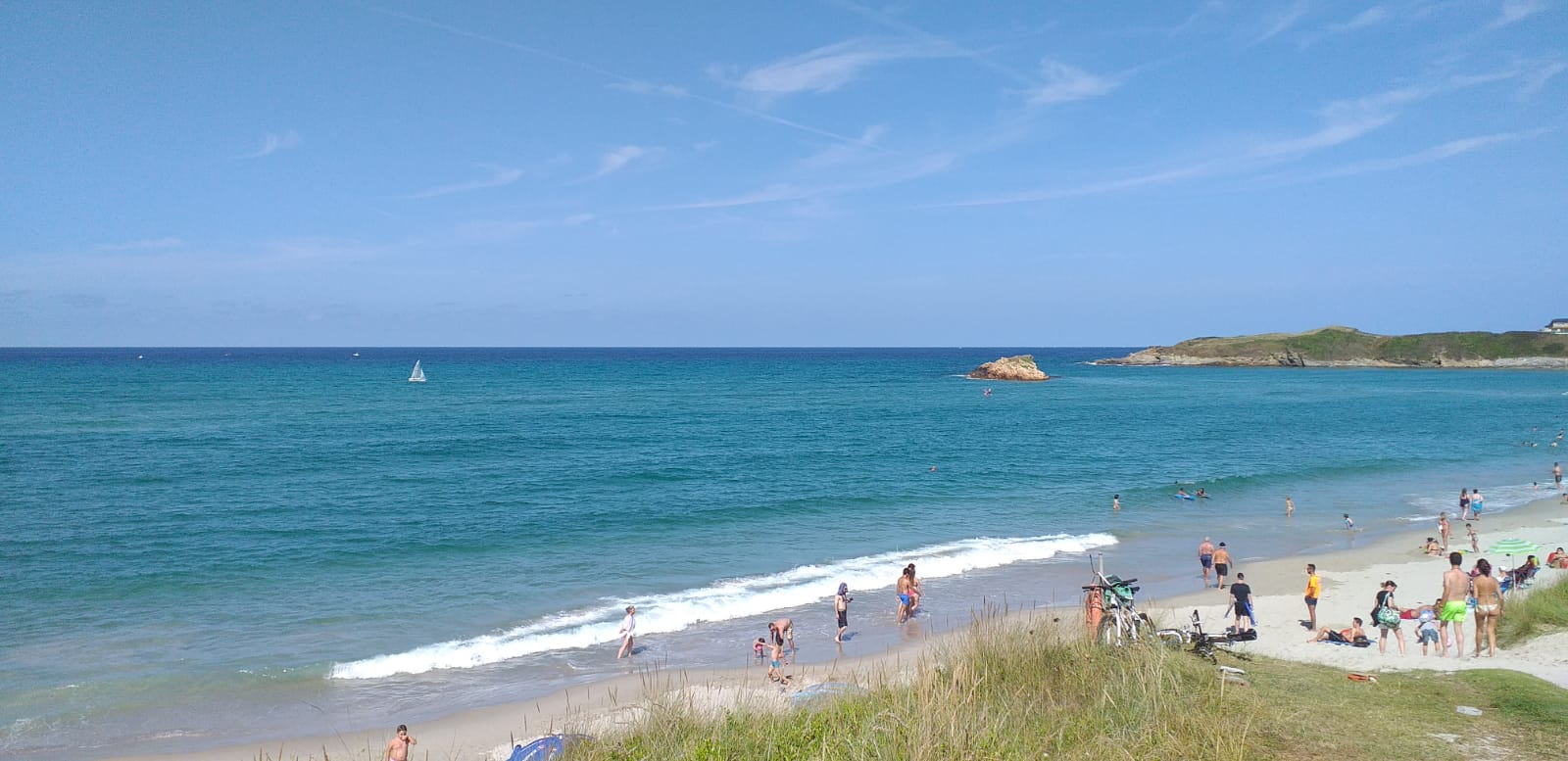 Zdjęcie Praia do Altar z powierzchnią beżowy piasek