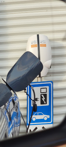 Borne de recharge de véhicules électriques Leclerc Charging Station Saint-Amand-Montrond