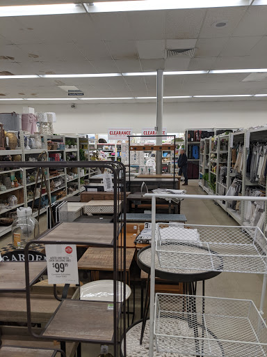 Home Goods Store «Tuesday Morning», reviews and photos, 911 Lithia Pinecrest Rd, Brandon, FL 33511, USA