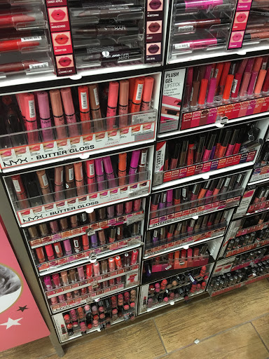 Hair Salon «Ulta Beauty», reviews and photos, 9270 Joliet Rd, Hodgkins, IL 60525, USA