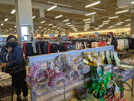 Department Store «Nordstrom Rack West Farm Shopping Center», reviews and photos, 1600 SE Rd, Farmington, CT 06032, USA