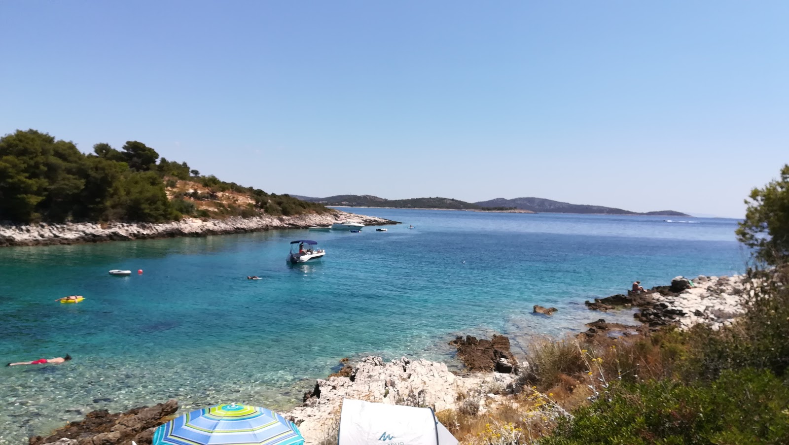 Photo de Zecevo II wild beach zone sauvage