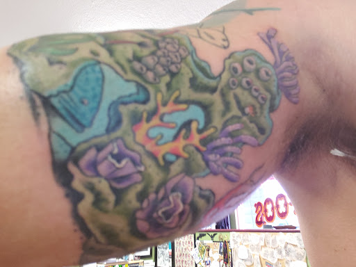 Tattoo Shop «MOM’S TATTOOS», reviews and photos, 1381 Main St, Dunedin, FL 34698, USA