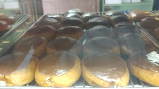 Donut Shop «Alvernon Donut Shop», reviews and photos, 1450 S Alvernon Way, Tucson, AZ 85711, USA