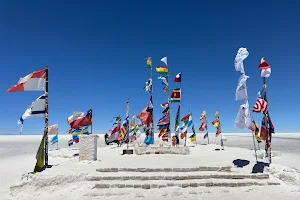 Plaza de las Banderas Uyuni image