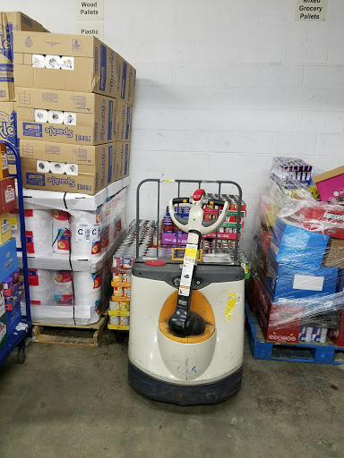 Grocery Store «Save-A-Lot», reviews and photos, 205 Wooster Road North, Barberton, OH 44203, USA