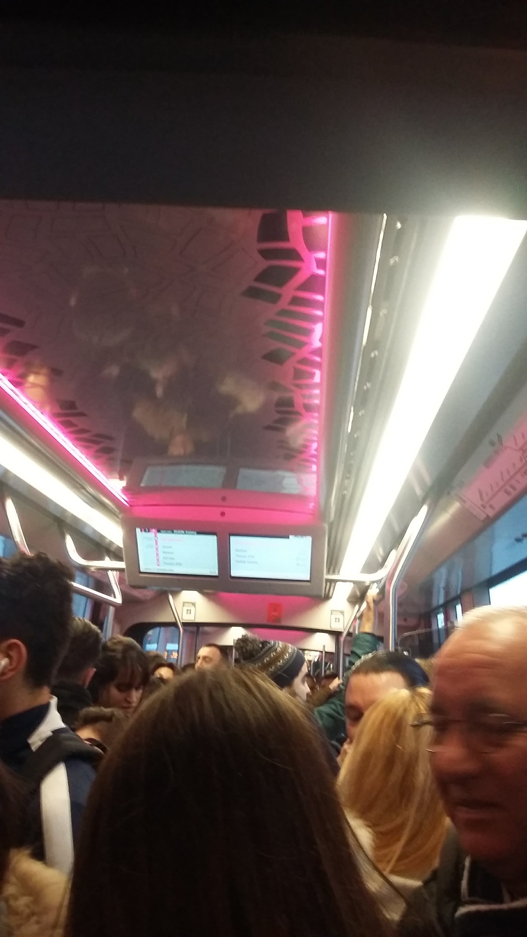 Photo n° 1 de l'avis de Filleduvent13.a fait le 29/12/2017 à 17:43