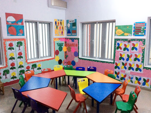 LADYBIRD NURSERY/PRIMARY SCHOOL, 252, Lanre Awolokun Road, Somolu 100242, Lagos, Nigeria, Public School, state Lagos