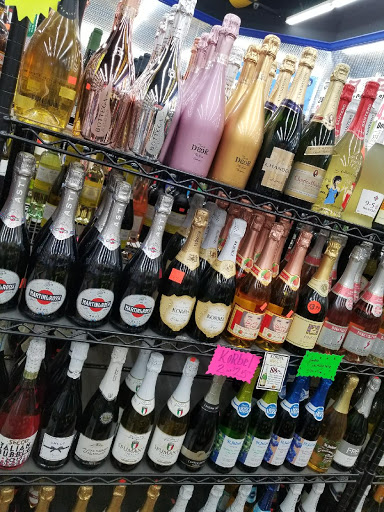 Liquor Store «Royal Liquor», reviews and photos, 808 Center Rd #3, Flint, MI 48506, USA