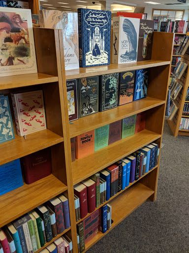 Book Store «Schuler Books & Music», reviews and photos, 1982 W Grand River Ave, Okemos, MI 48864, USA