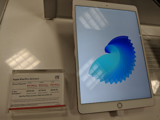 Cell Phone Store «Verizon», reviews and photos, 5350 Harvey St e, Muskegon Heights, MI 49444, USA