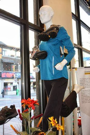 Sporting Goods Store «New Balance», reviews and photos, 3810 Forbes Ave, Oakland, PA 15213, USA