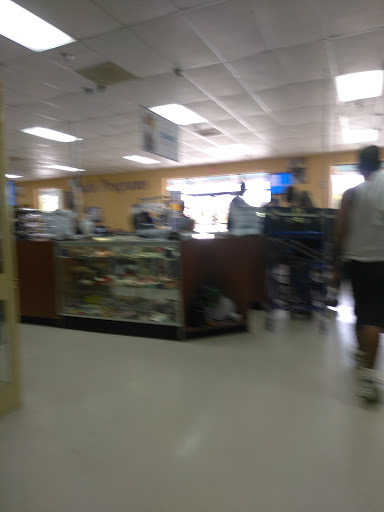 Thrift Store «Goodwill Greenacres/Woodlake Store & Donation Center», reviews and photos, 5821 Lake Worth Rd, Greenacres, FL 33463, USA