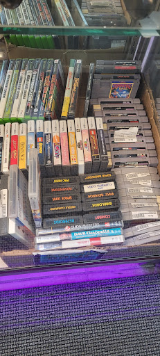 Pawn Shop «GNT Jewelry and Loan Kenosha Pawnshop», reviews and photos, 7944 Sheridan Rd #3, Kenosha, WI 53143, USA