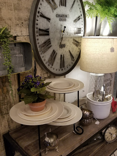 Antique Store «A Corner Cottage», reviews and photos, 895 Conner St, Noblesville, IN 46060, USA