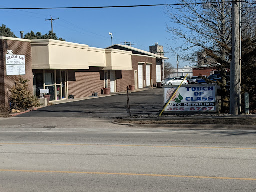 Touch of Class en Champaign