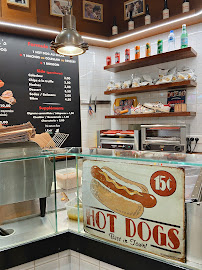 Aliment-réconfort du Restauration rapide Schwartz Hot Dog à Paris - n°5