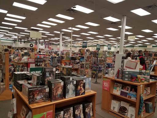 Book Store «Half Price Books», reviews and photos, 770 E Road to Six Flags St, Arlington, TX 76011, USA