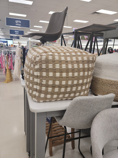 Shopping Mall «The Brickyard», reviews and photos, 2600 N Narragansett Ave, Chicago, IL 60639, USA