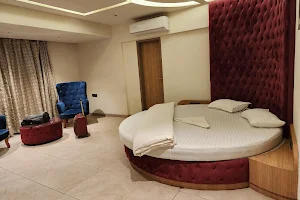 RK Residency Hotel In Kalyan image