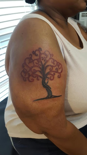 Explore stingray tattoo ideas, creative tattoo ideas in Stafford, available at Tattooz By King