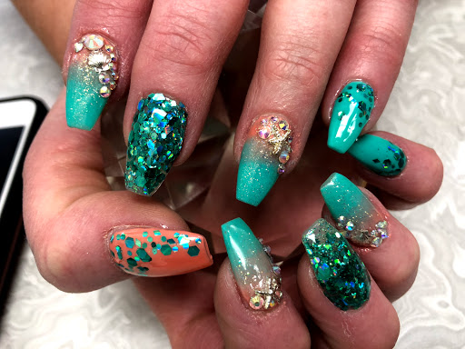 Nail Salon «DaVi Nails Salon and Spa», reviews and photos, 2801 Commerce Dr, Coralville, IA 52241, USA