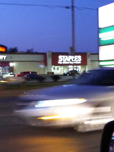 Office Supply Store «Staples», reviews and photos, 1680 Campbell Ln, Bowling Green, KY 42104, USA