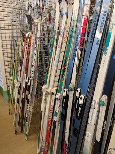 Sporting Goods Store «Play It Again Sports- Chesterfield, MI», reviews and photos, 50607 Gratiot Ave, Chesterfield, MI 48051, USA