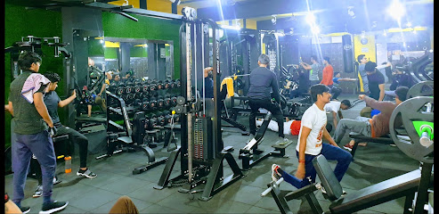 TITANS GYM - 1st Floor, Choudhary Bhawan, Ashok Rajpath Rd, near Training School, Mahendru, Patna, Bihar 800006, India