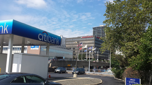 Shopping Mall «Oaktree Mall Shopping Center», reviews and photos, 2024 Center Ave n, Fort Lee, NJ 07024, USA