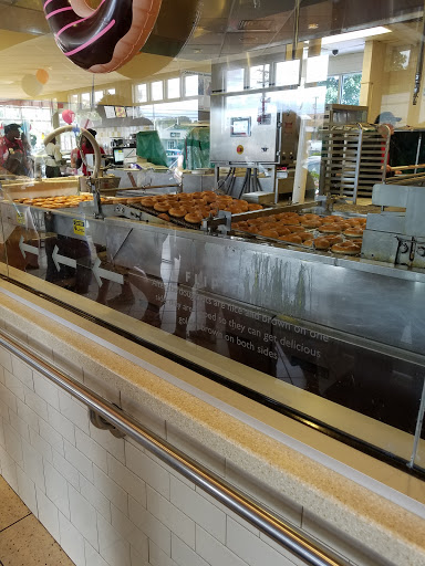 Donut Shop «Krispy Kreme», reviews and photos, 2401 Battleground Ave, Greensboro, NC 27408, USA
