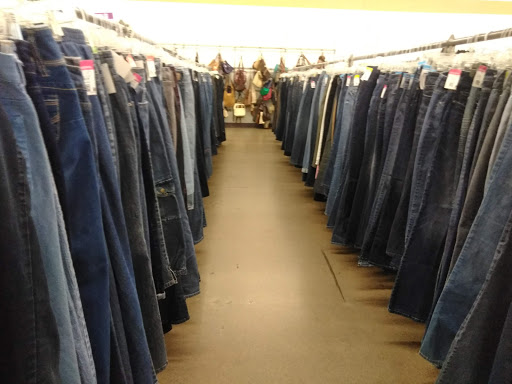 Thrift Store «McClintock & Southern Goodwill Retail Store & Donation Center», reviews and photos, 1546 E Southern Ave, Tempe, AZ 85282, USA