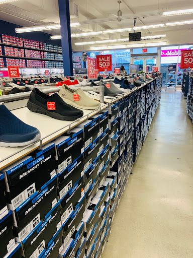 Shoe Store «SKECHERS Factory Outlet», reviews and photos, 163-11 Jamaica Ave, Jamaica, NY 11432, USA
