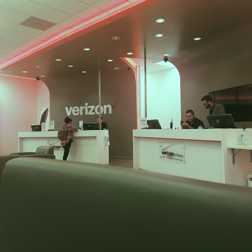 Cell Phone Store «GoWireless Verizon Authorized Retailer», reviews and photos, 547 W Harvard Blvd, Santa Paula, CA 93060, USA