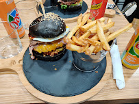 Plats et boissons du Restaurant de hamburgers Black Burger à Lyon - n°13