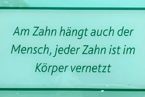 Zahnarztpraxis - Die Praxis mit Herz | Prof.(RO) Prof. h.c. (RO) Dr. Werner Becker, Zahnärztin Natyra Kupina & Kollegen*innen image