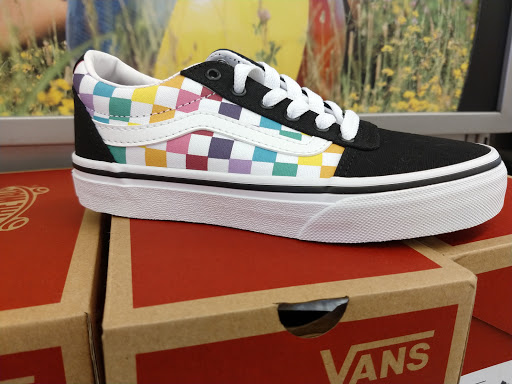 Shoe Store «Shoe Carnival», reviews and photos, 7111 W Alameda Ave, Lakewood, CO 80226, USA