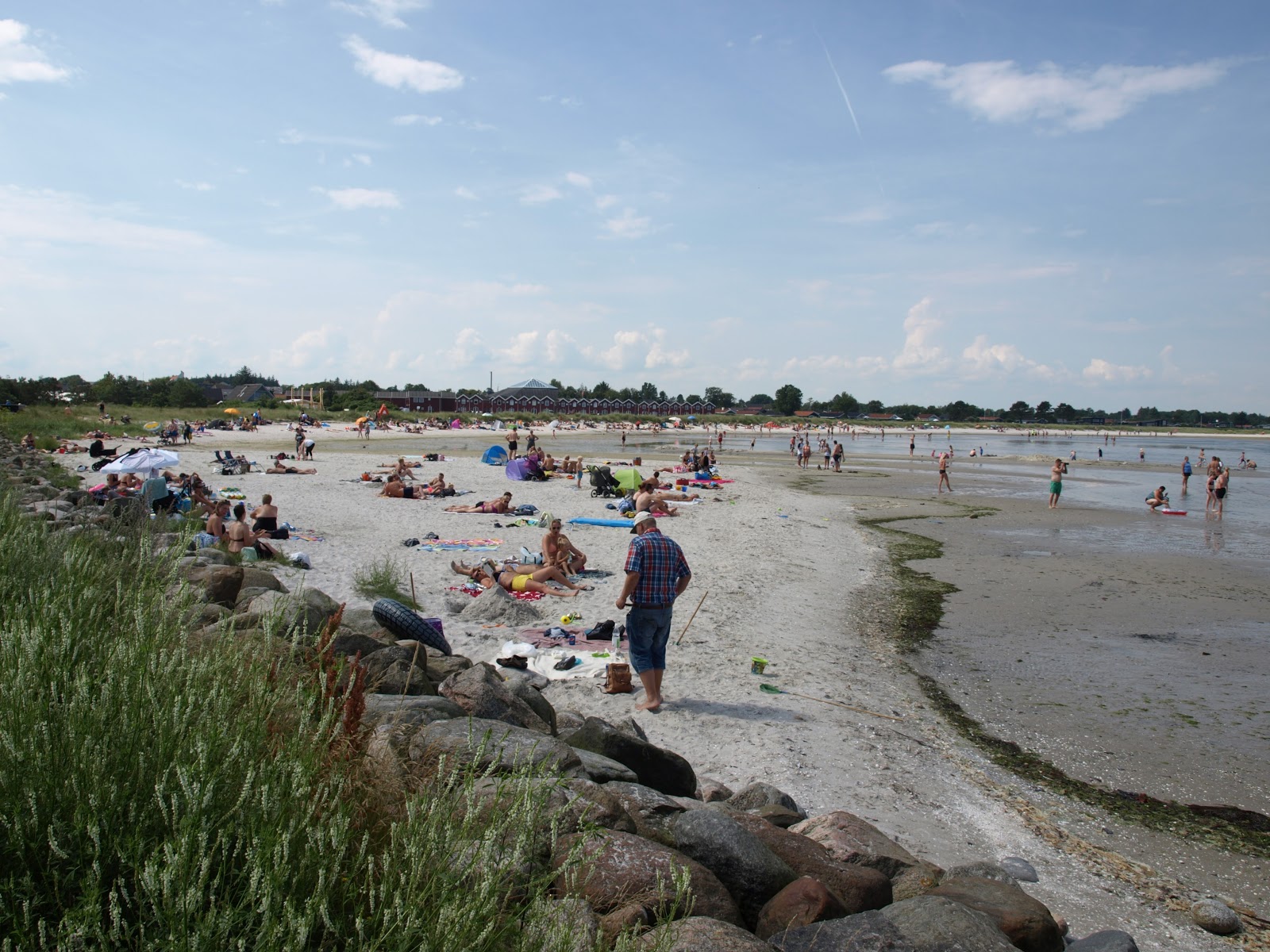 Φωτογραφία του Oster Hurup Beach με επίπεδο καθαριότητας πολύ καθαρό
