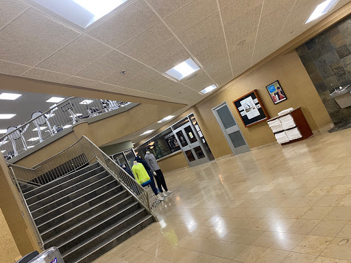 Gym «Life Time Fitness», reviews and photos, 6233 Baker Rd, Eden Prairie, MN 55346, USA