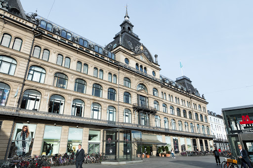 Stores to buy women's white sweatshirts Copenhagen