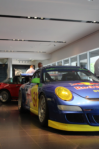 Porsche Dealer «Porsche of Tysons Corner», reviews and photos, 8601 Westwood Center Dr, Vienna, VA 22182, USA